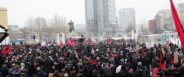KOSOVA’DA PROTESTOLAR DÖNEMİ