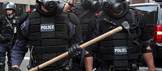 BATI’DA POLİSİN UYGULADIĞI ŞİDDET DEMOKRASİNİN YENİ KRİZİ Mİ?