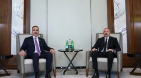 BAKÜ’DE KESİŞEN DİPLOMASİ: BAKAN FİDAN’IN BAKÜ ZİYARETİ, HERZOG PROTESTOSU VE TÜRKİYE-AZERBAYCAN İLİŞKİLERİNİN GELECEĞİ