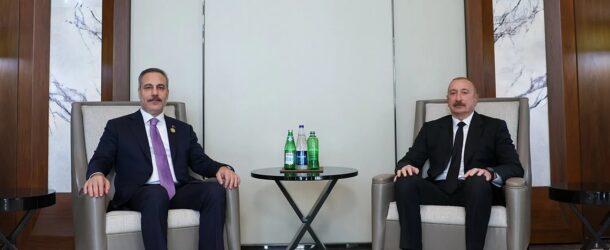 BAKÜ’DE KESİŞEN DİPLOMASİ: BAKAN FİDAN’IN BAKÜ ZİYARETİ, HERZOG PROTESTOSU VE TÜRKİYE-AZERBAYCAN İLİŞKİLERİNİN GELECEĞİ