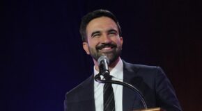 MÜSLÜMAN AMERİKALI SİYASETÇİ ZOHRAN MAMDANI NEW YORK BELEDİYE BAŞKANI SEÇİLDİ