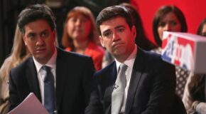 İNGİLTERE’DE İŞÇİ PARTİSİ’NİN YENİ SÖYLEMİ DİKKAT ÇEKİYOR
