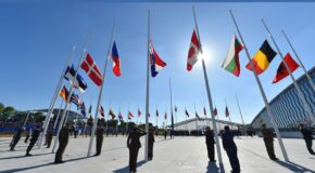 NATO: MODASI GEÇMİŞ BİR İTTİFAK MI, AVRUPA’NIN SON GÜVENCESİ Mİ?