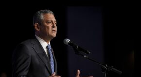 Özgür Özel a été réélu président du CHP