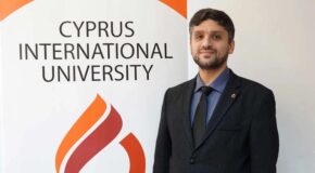 DR. ÖZKER KOCADAL MÜLAKATI: 2025 KKTC CUMHURBAŞKANLIĞI SEÇİMİ VE TUFAN ERHÜRMAN